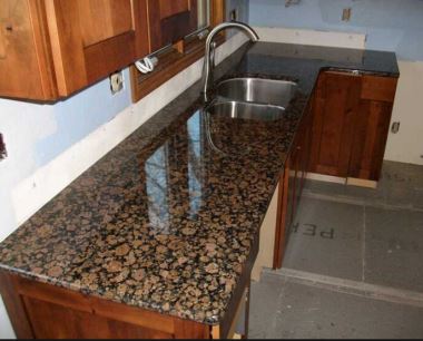 Granit kannella Baltiku għall-Kċina Top